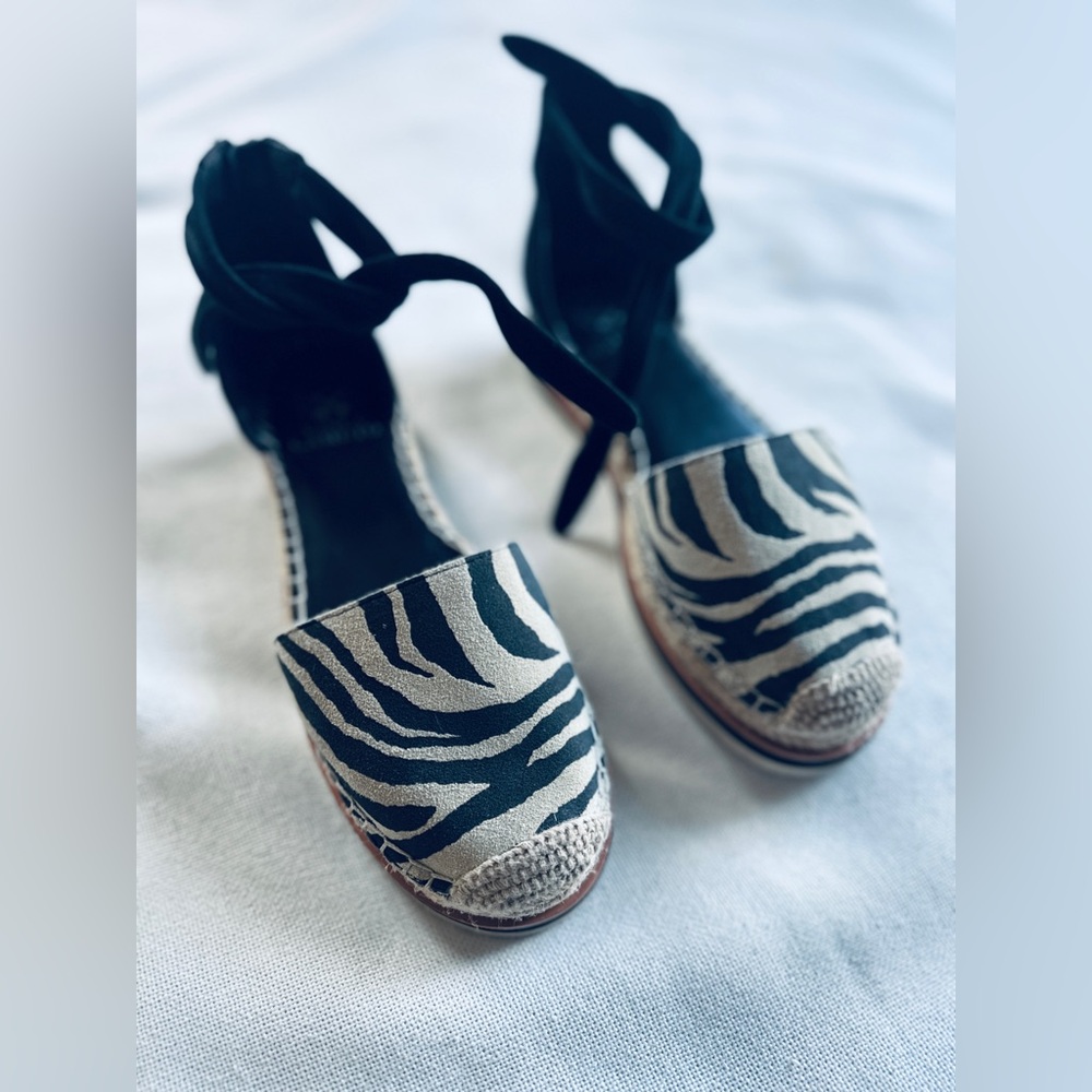 VINCE CAMUTO Binadee Zebra Platform Espadrille Sandals | Women’s 6
